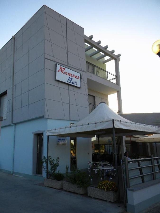 B&B Ramses Uta Exterior foto